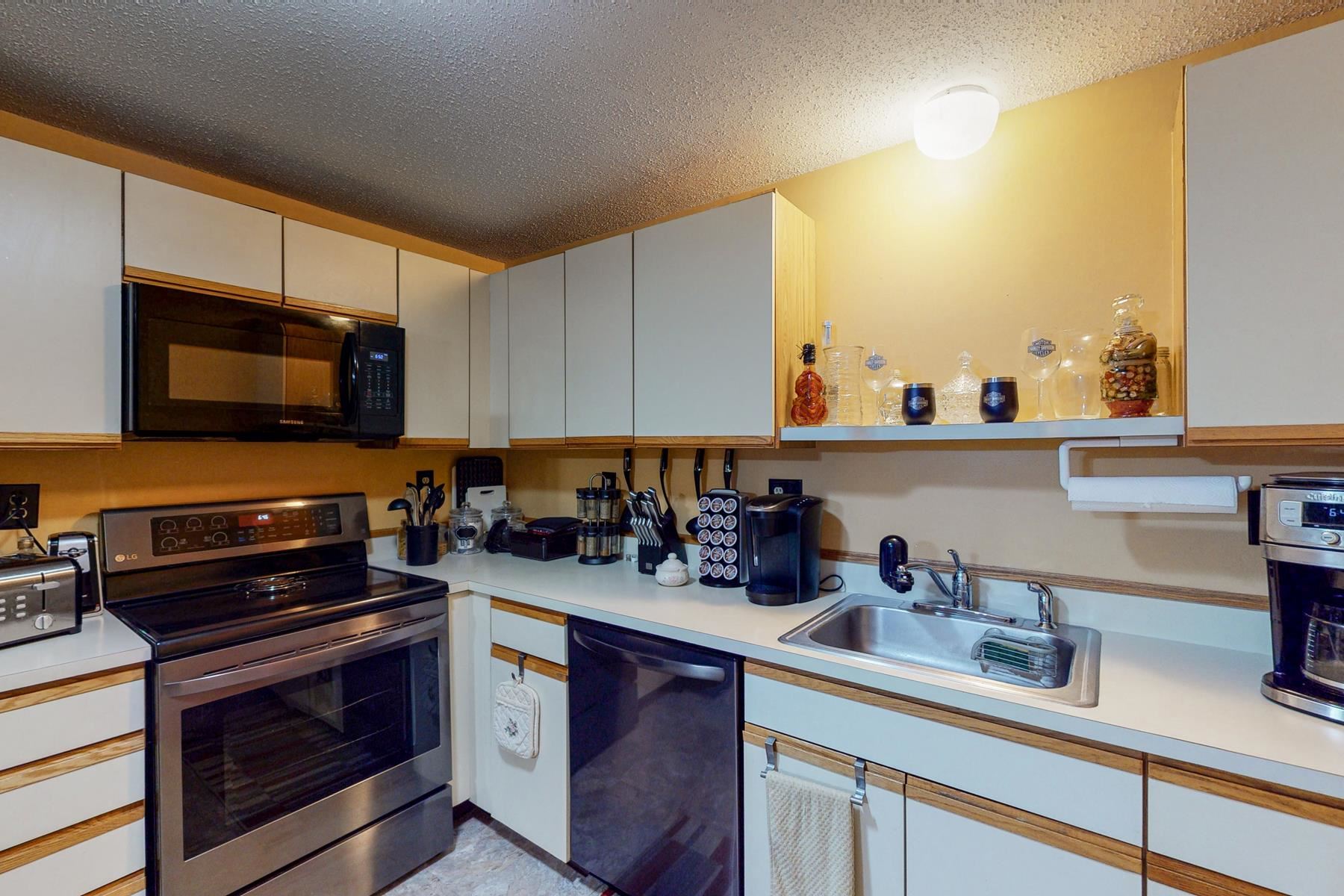 77 Indian Rock Road, Unit 77 Merrimack, NH 03054 - Photo 19 of 38