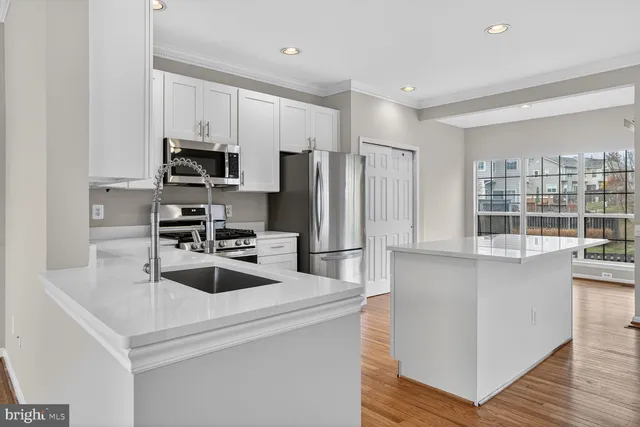 $650,000 | 6808 Cedar Loch Court, Centreville, VA 20121