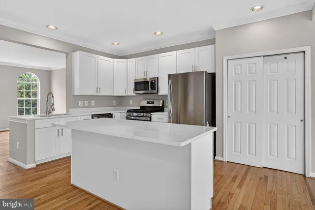 $650,000 | 6808 Cedar Loch Court, Centreville, VA 20121