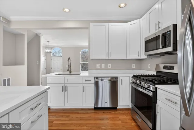 $650,000 | 6808 Cedar Loch Court, Centreville, VA 20121