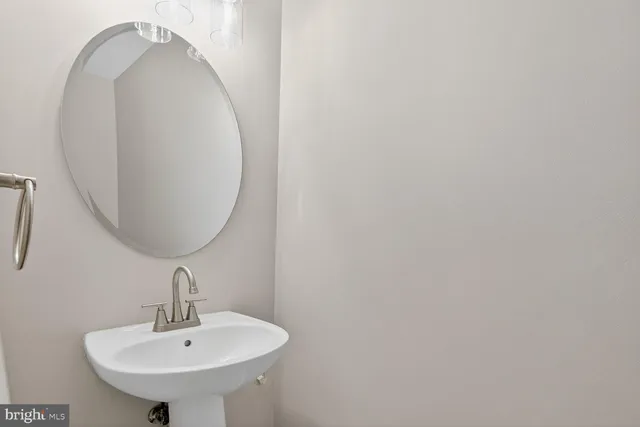 $650,000 | 6808 Cedar Loch Court, Centreville, VA 20121