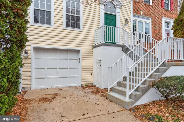 $650,000 | 6808 Cedar Loch Court, Centreville, VA 20121