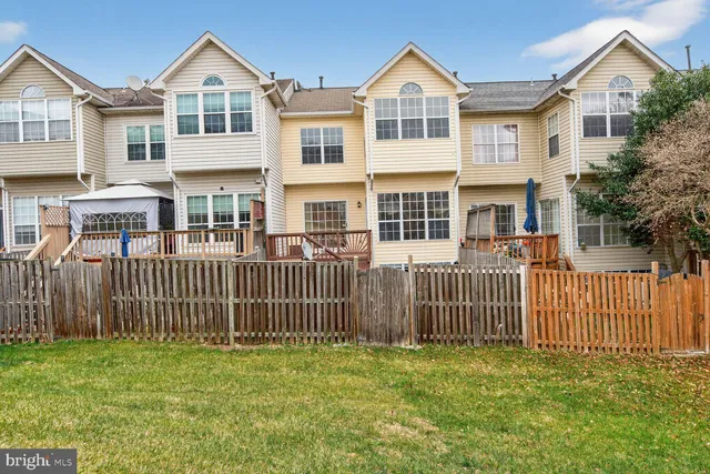 $650,000 | 6808 Cedar Loch Court, Centreville, VA 20121