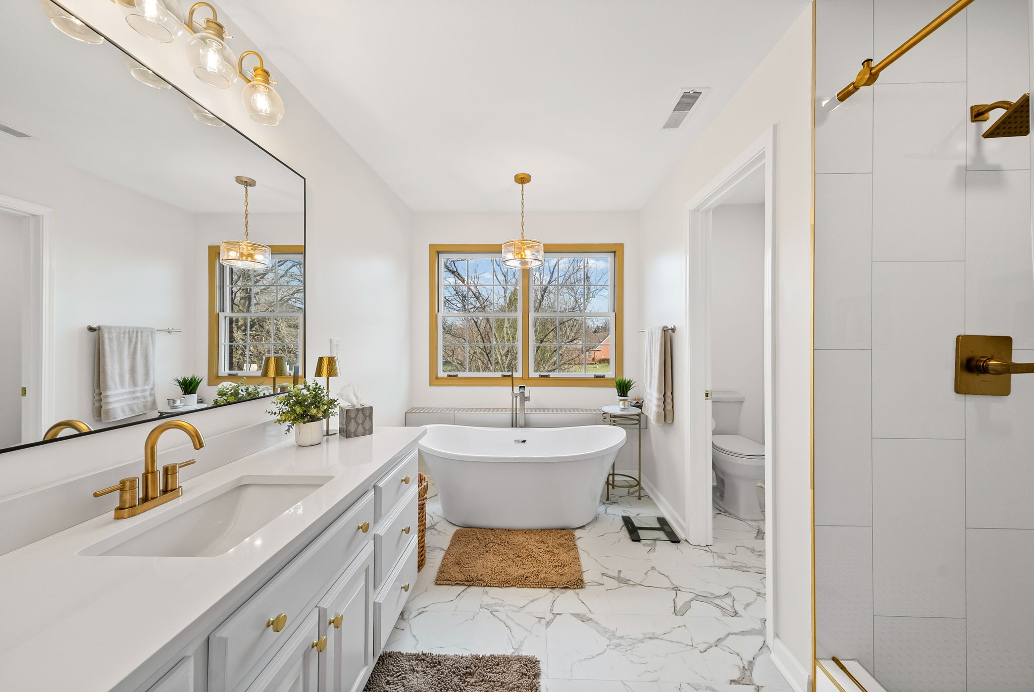508 Sheffield Road Hopkinsville, KY 42240 - Photo 34 of 65 a bathroom with a sink and a mirror