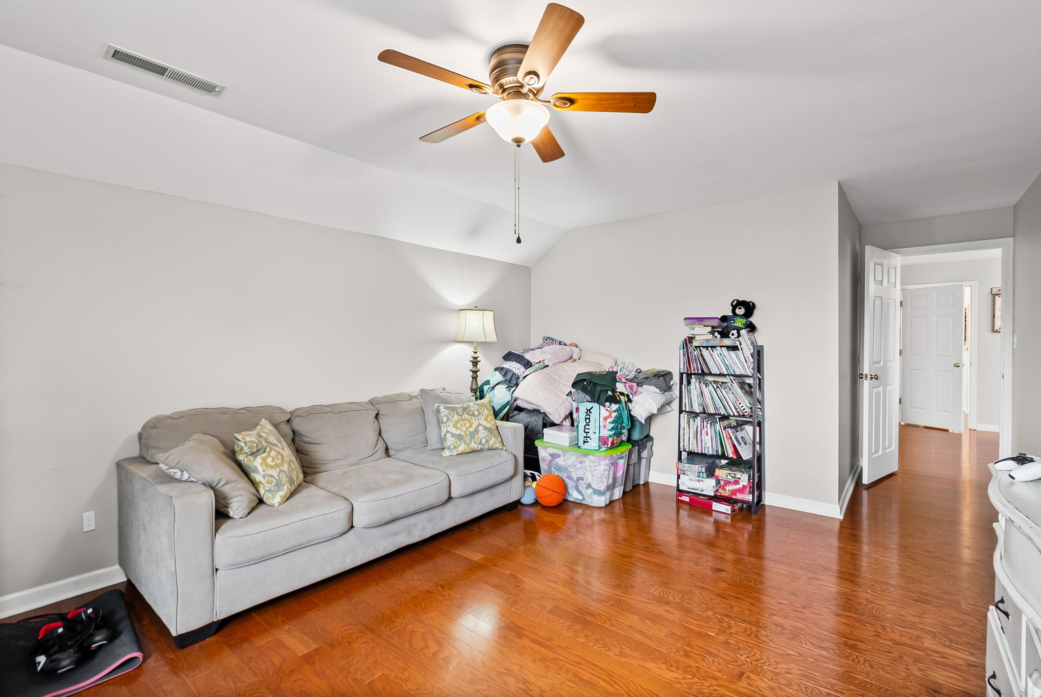 508 Sheffield Road Hopkinsville, KY 42240 - Photo 43 of 65 a living room with furniture and kitchen view