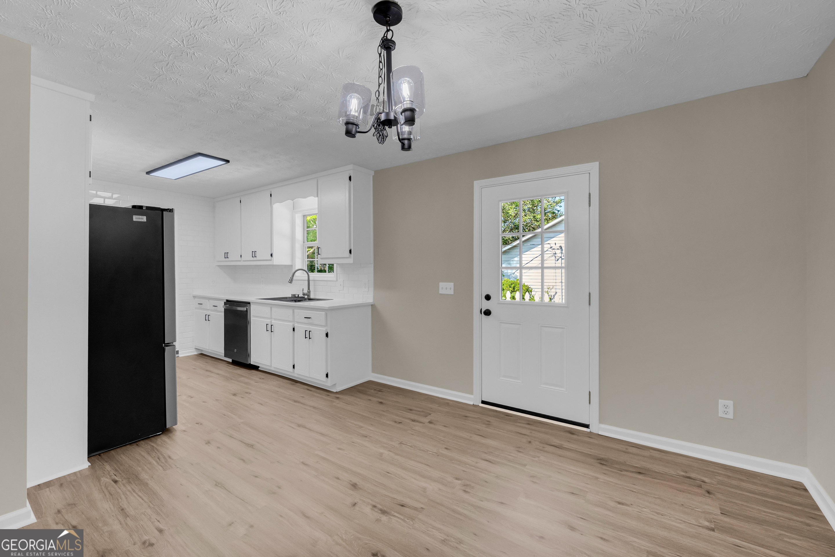 248 Highland Estates Commerce, GA 30529 - Photo 22 of 57 a view of a kitchen with electric appliances