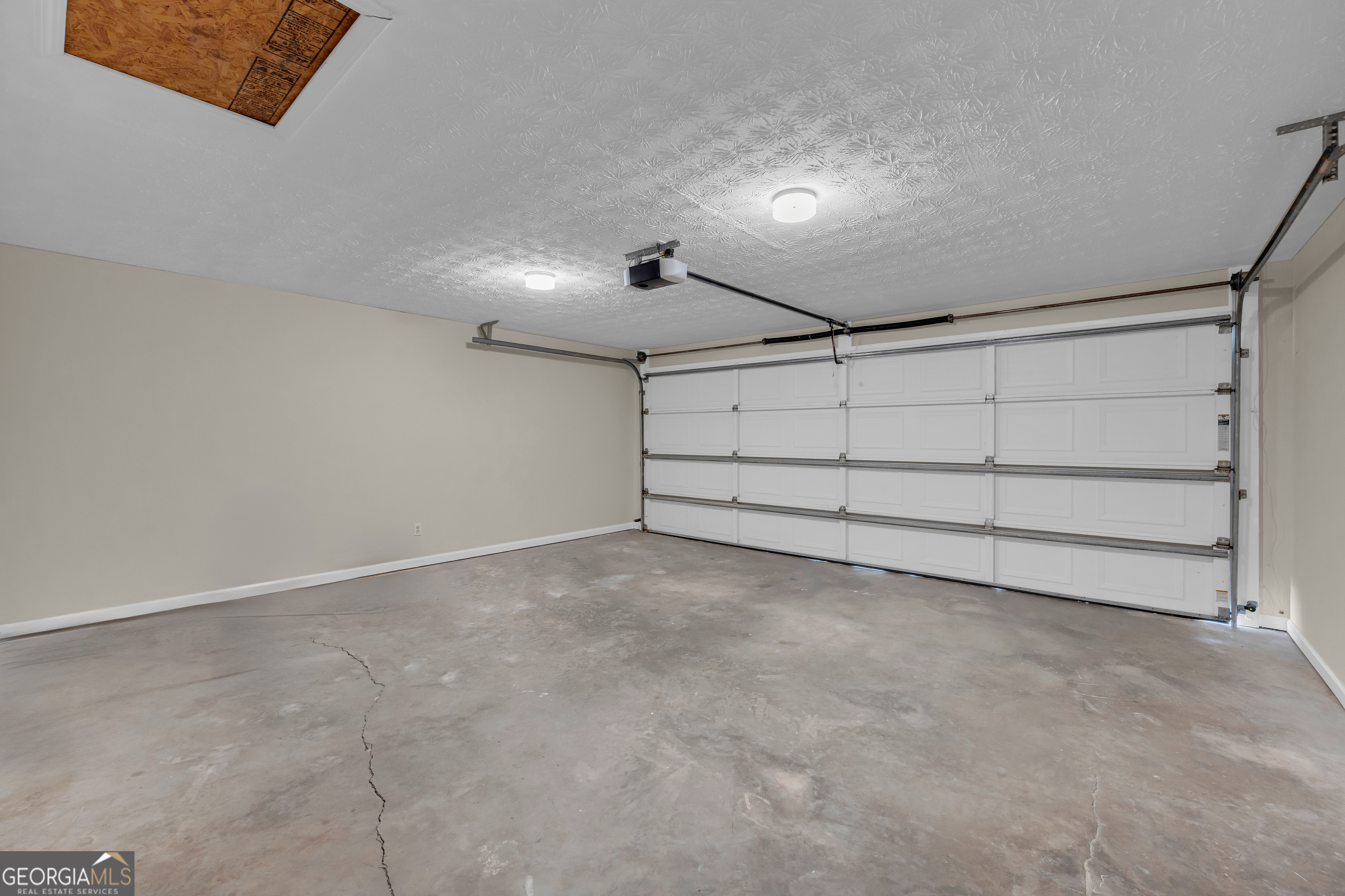 248 Highland Estates Commerce, GA 30529 - Photo 24 of 57 a view of a garage