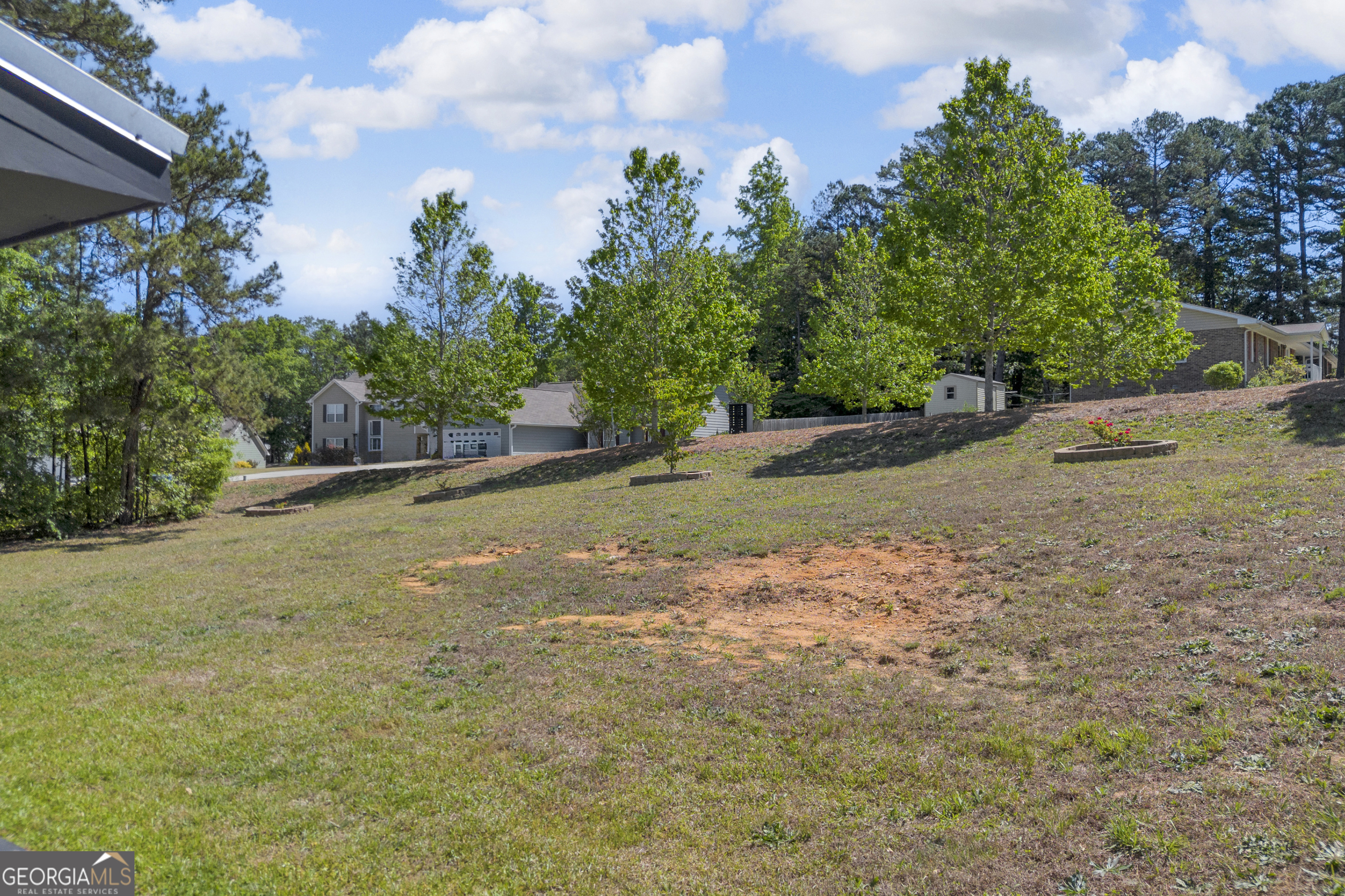 248 Highland Estates Commerce, GA 30529 - Photo 8 of 57