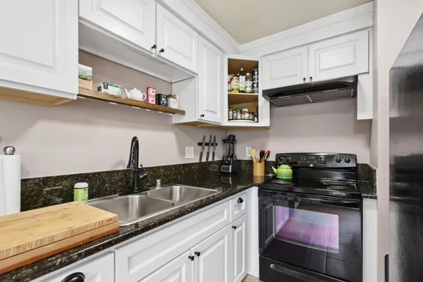 $349,000 | 428 Safflower Place, West Sacramento, CA 95691