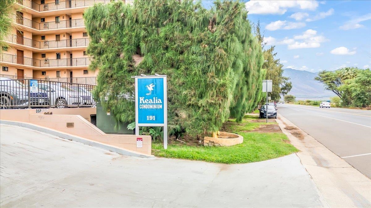 191 North Kihei Road, Unit 402 Kihei, HI 96753 - Photo 29 of 48 a view of a building with a yard