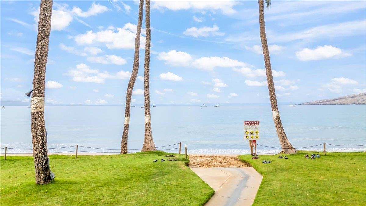 191 North Kihei Road, Unit 402 Kihei, HI 96753 - Photo 43 of 48 a house with a yard