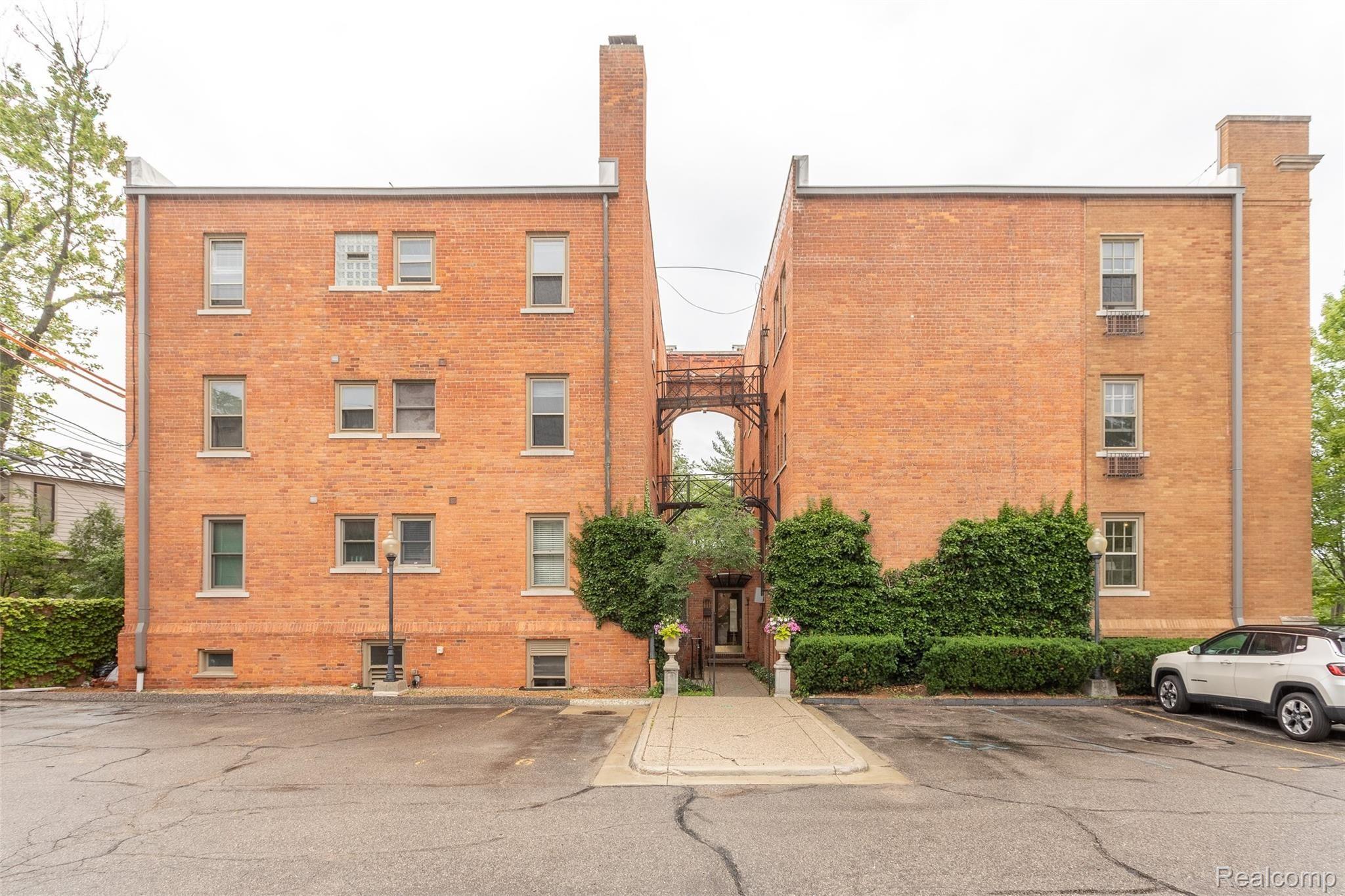 327 Southfield Road, Unit 3BN Birmingham, MI 48009 - Photo 21 of 25 Southfield-23.jpg