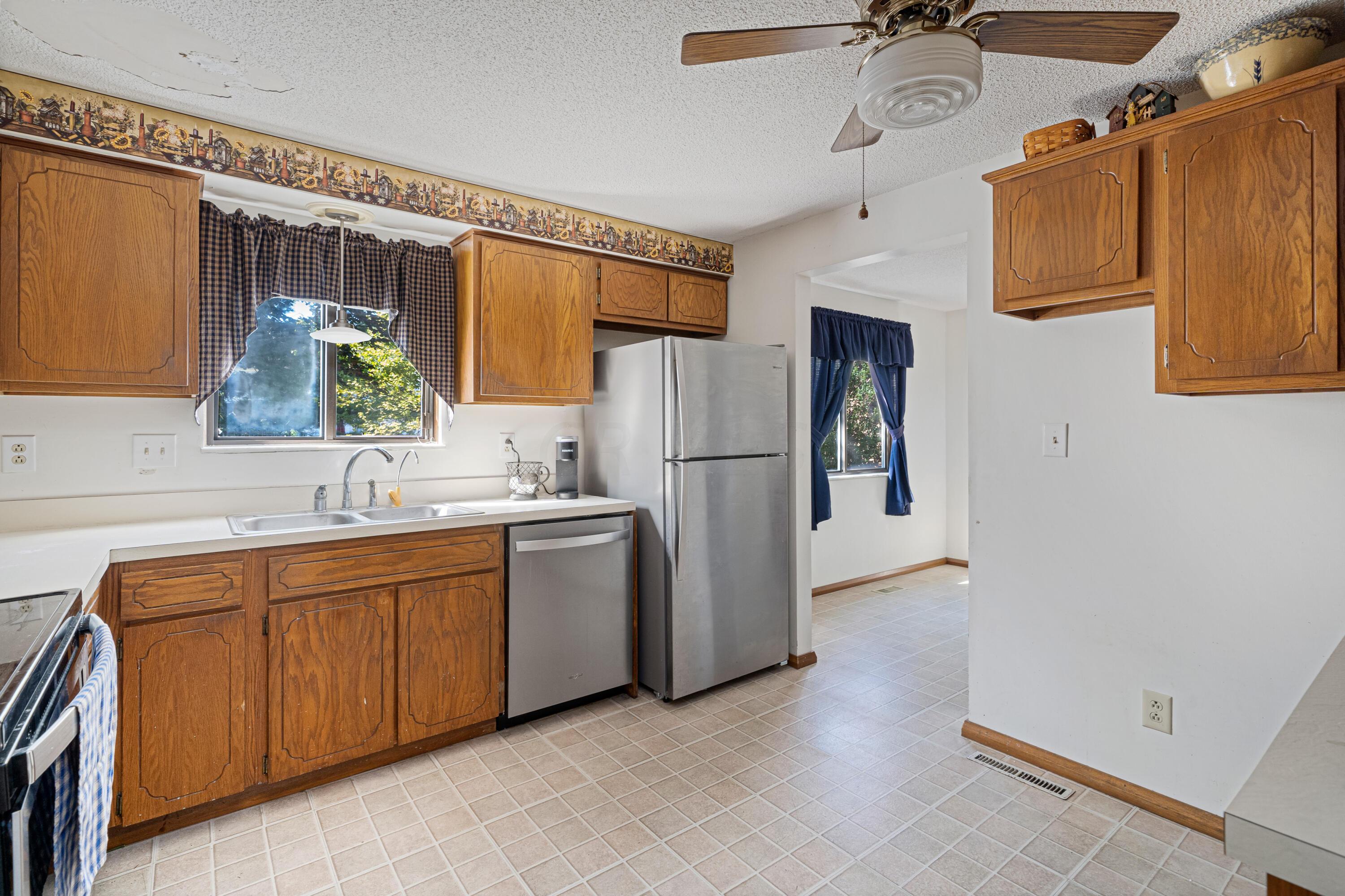 2695 West Case Road Columbus, OH 43235 - Photo 12 of 42 Gallery Image 12