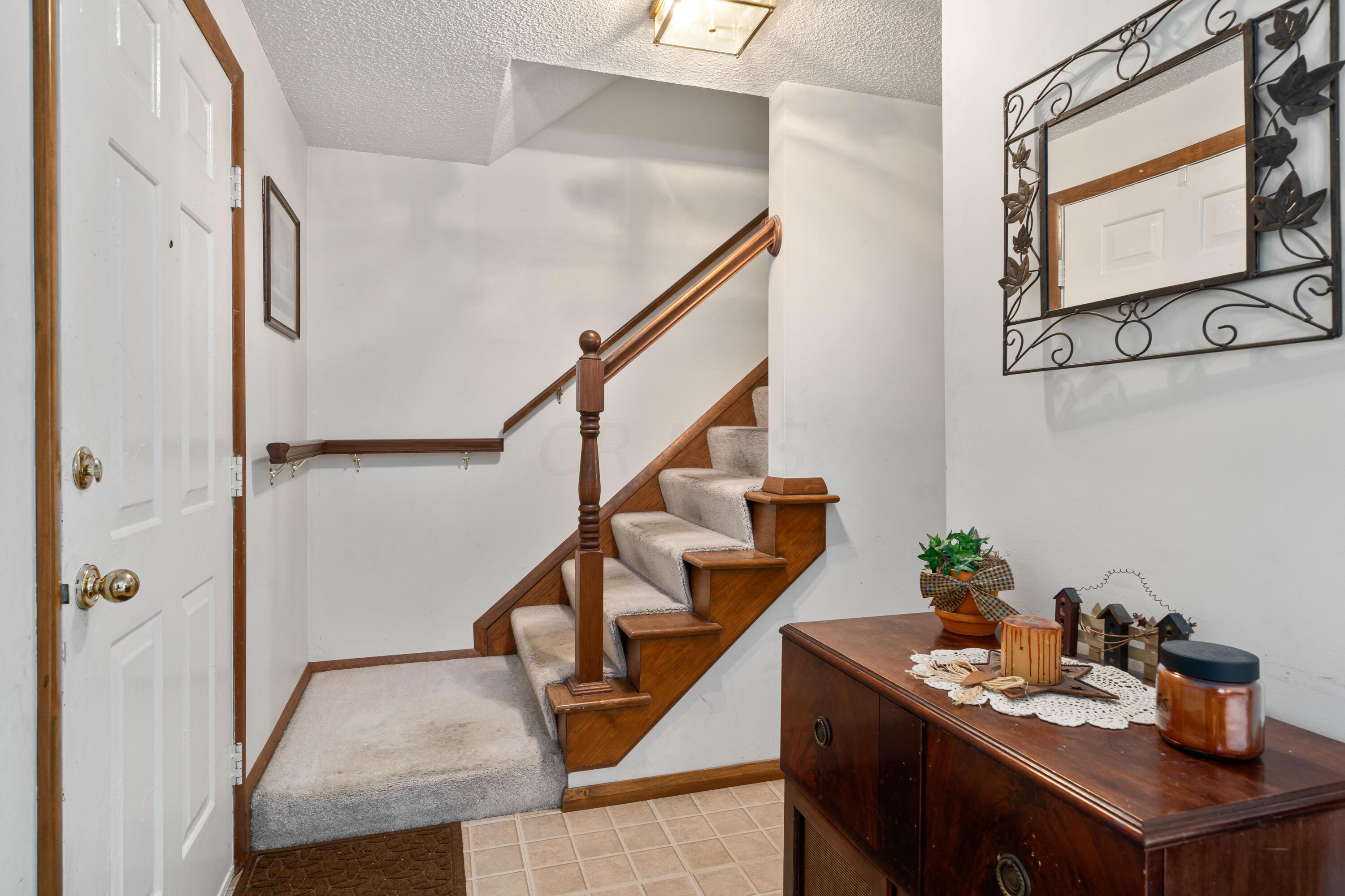 2695 West Case Road Columbus, OH 43235 - Photo 6 of 42 Gallery Image 6