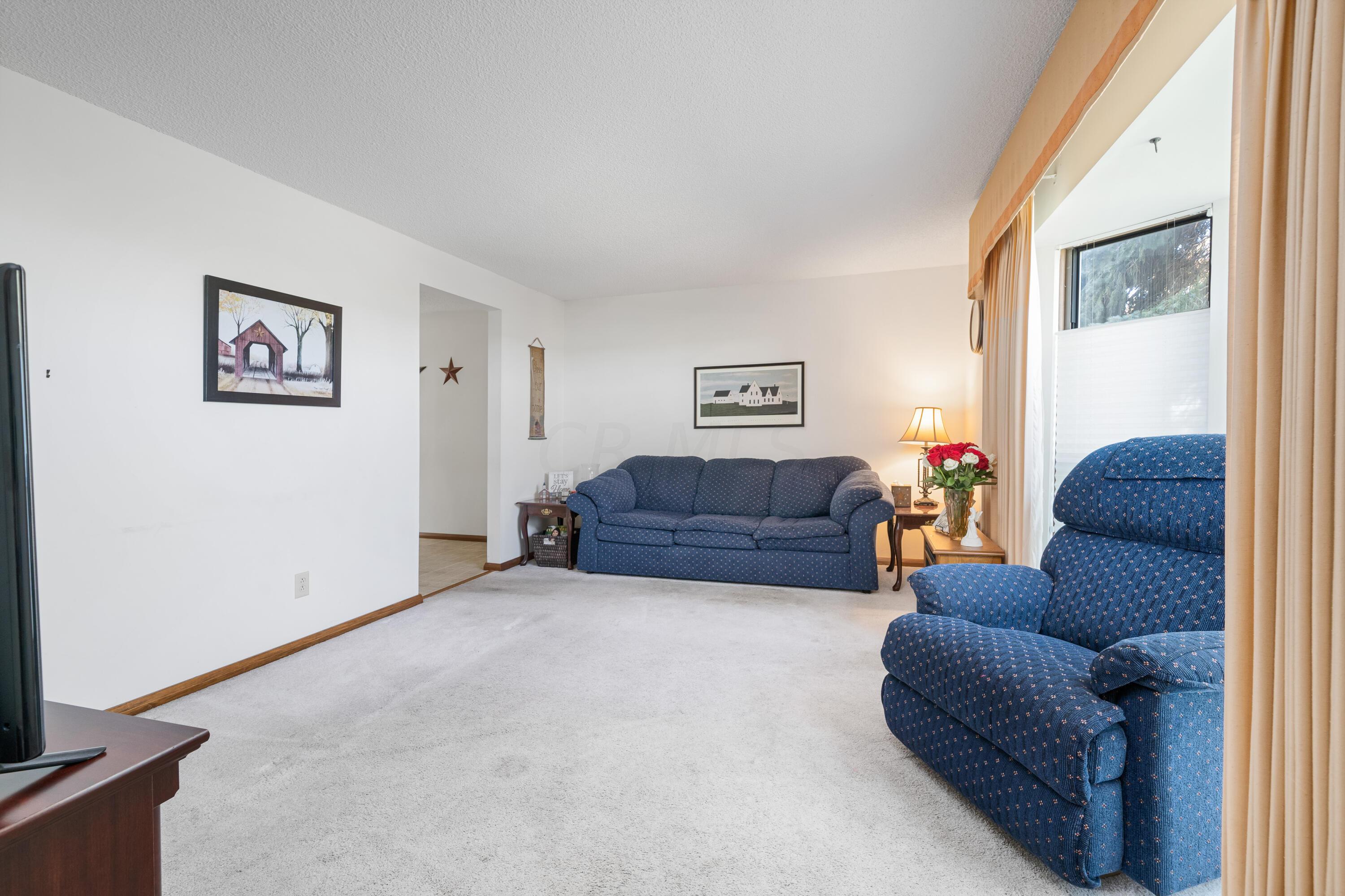 2695 West Case Road Columbus, OH 43235 - Photo 7 of 42 Gallery Image 7