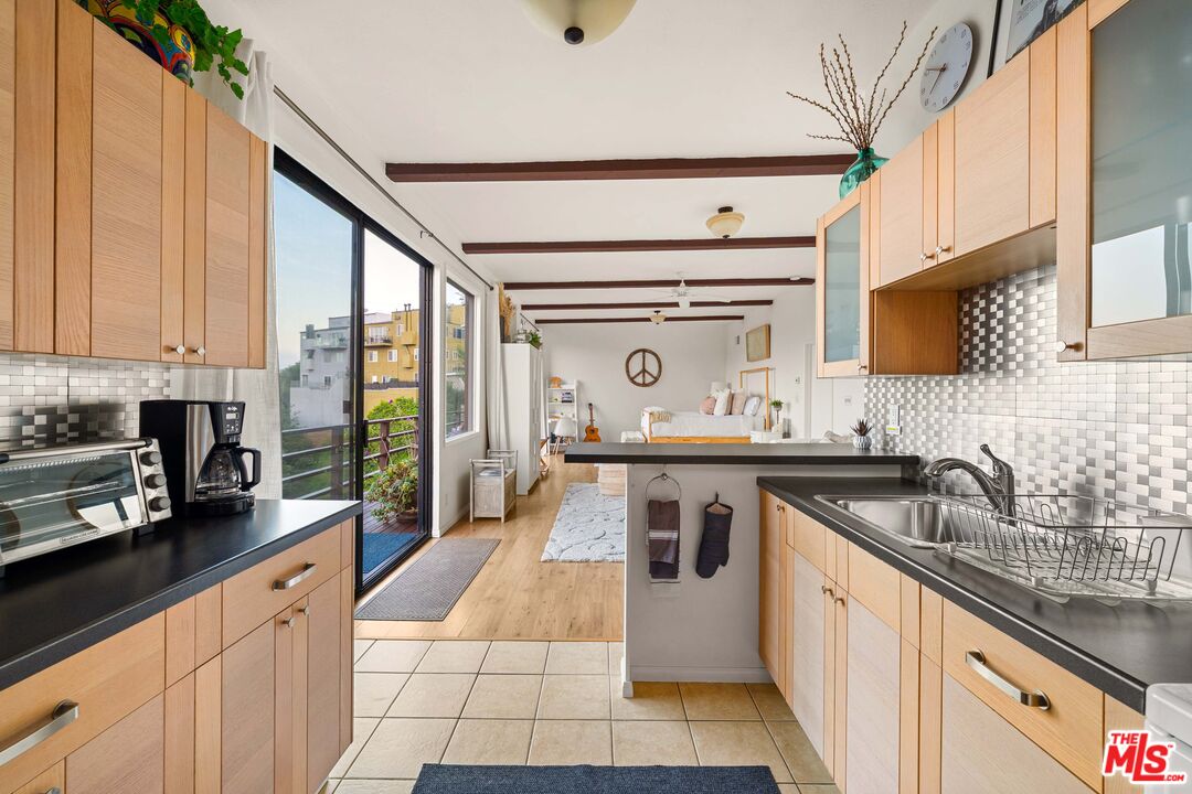 2154 Beech Knoll Road Los Angeles, CA 90046 - Photo 17 of 24