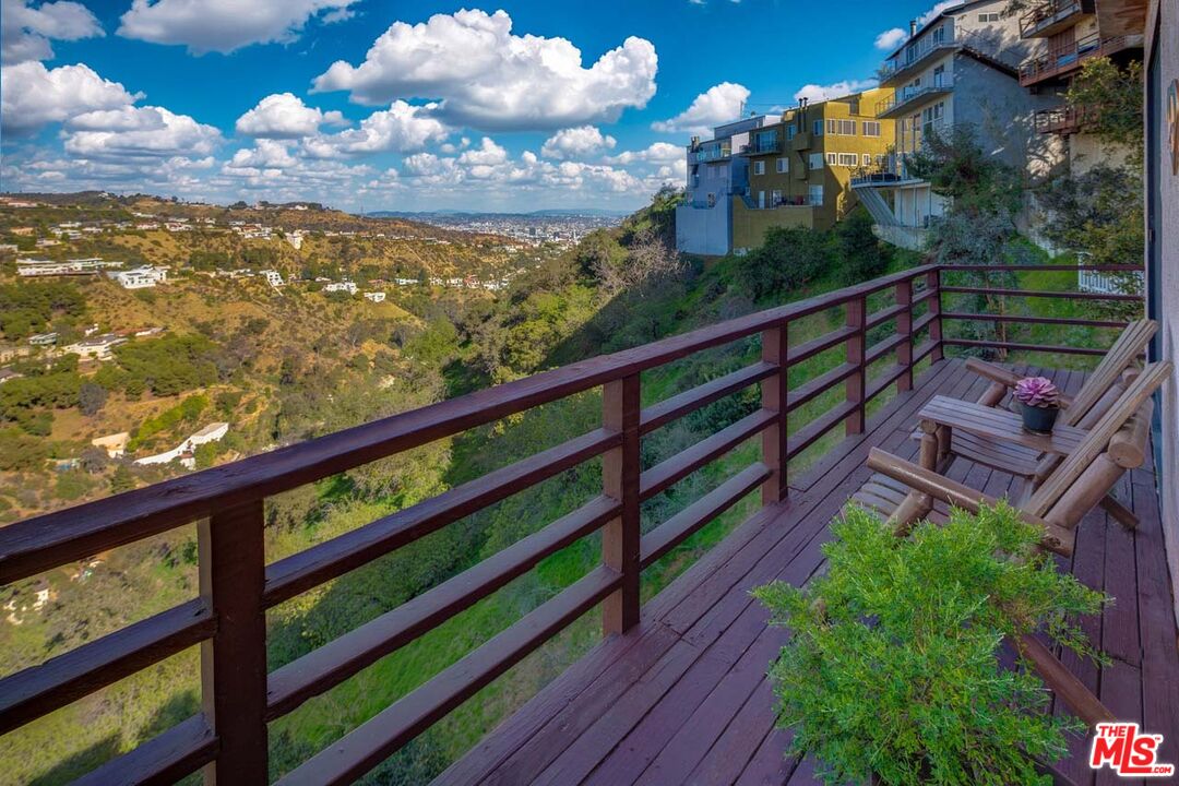 2154 Beech Knoll Road Los Angeles, CA 90046 - Photo 18 of 24
