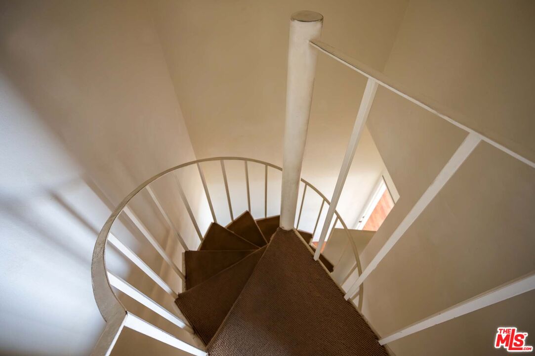 2154 Beech Knoll Road Los Angeles, CA 90046 - Photo 19 of 24