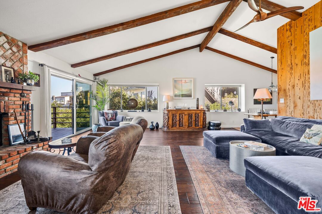 2154 Beech Knoll Road Los Angeles, CA 90046 - Photo 3 of 24