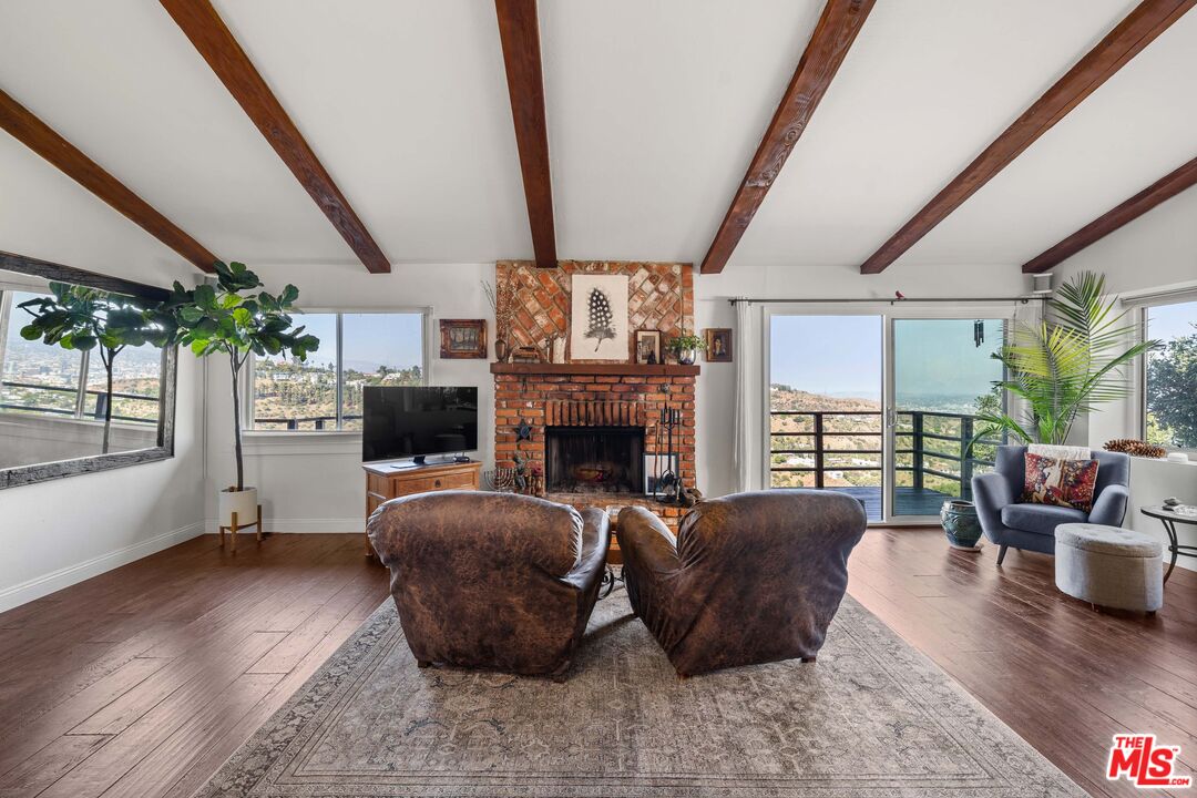 2154 Beech Knoll Road Los Angeles, CA 90046 - Photo 5 of 24