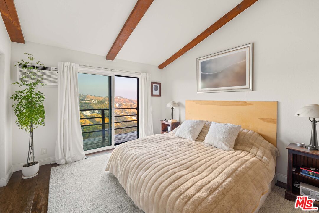 2154 Beech Knoll Road Los Angeles, CA 90046 - Photo 8 of 24