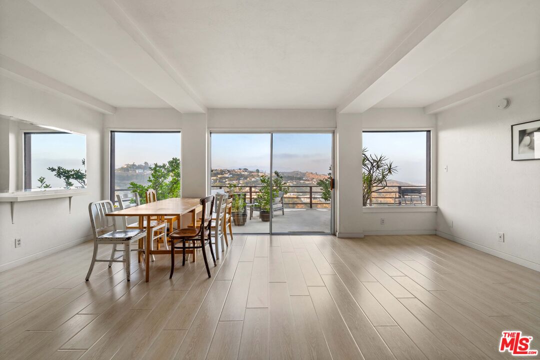 2154 Beech Knoll Road Los Angeles, CA 90046 - Photo 10 of 24