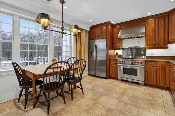 $3,700,000 | 51 Pond Street, Newton, NH 03858
