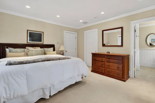 $3,700,000 | 51 Pond Street, Newton, NH 03858