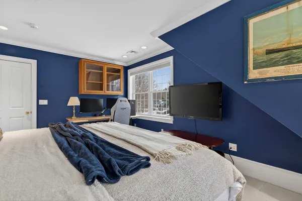 $3,700,000 | 51 Pond Street, Newton, NH 03858