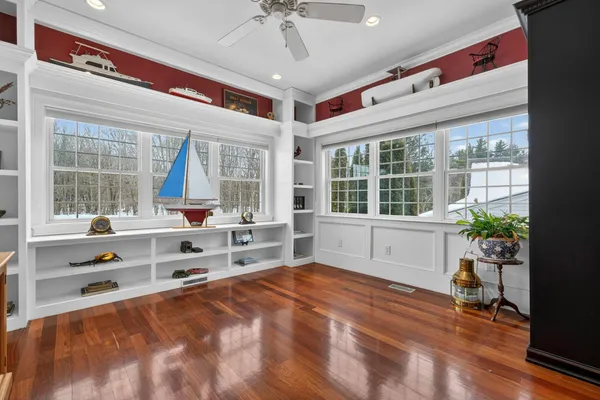 $3,700,000 | 51 Pond Street, Newton, NH 03858