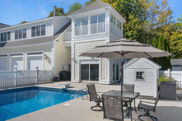 $3,700,000 | 51 Pond Street, Newton, NH 03858