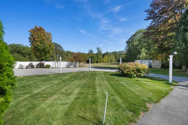 $3,700,000 | 51 Pond Street, Newton, NH 03858
