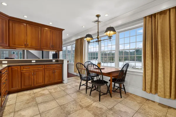 $3,700,000 | 51 Pond Street, Newton, NH 03858
