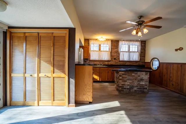 $215,000 | 401 North Jenette Avenue, Buckner, IL 62819