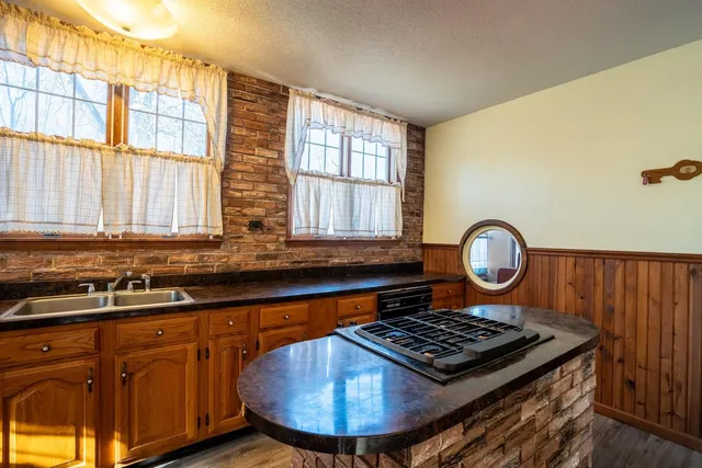 $215,000 | 401 North Jenette Avenue, Buckner, IL 62819