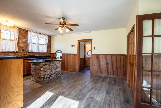 $215,000 | 401 North Jenette Avenue, Buckner, IL 62819