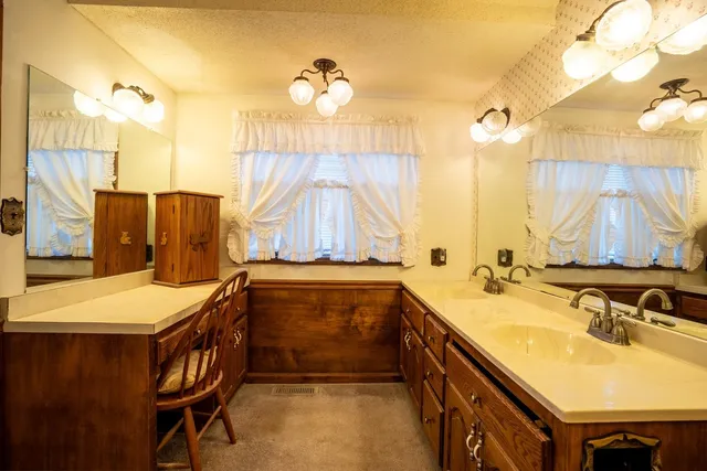 $215,000 | 401 North Jenette Avenue, Buckner, IL 62819