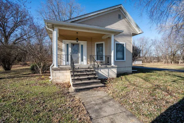 $215,000 | 401 North Jenette Avenue, Buckner, IL 62819