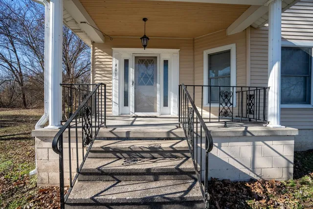 $215,000 | 401 North Jenette Avenue, Buckner, IL 62819