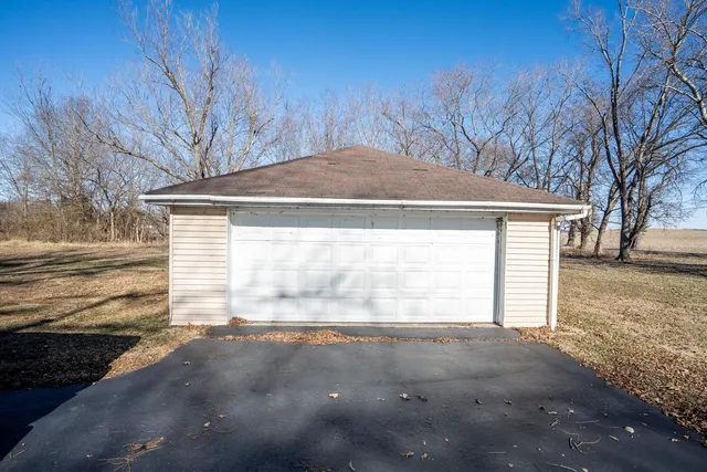 $215,000 | 401 North Jenette Avenue, Buckner, IL 62819