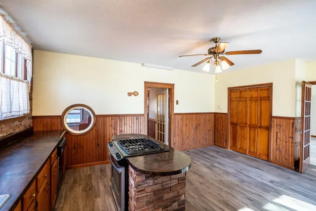 $215,000 | 401 North Jenette Avenue, Buckner, IL 62819