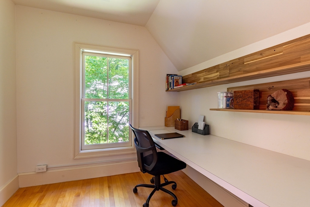 114 South Main Street Northampton, MA 01062 - Photo 27 of 42