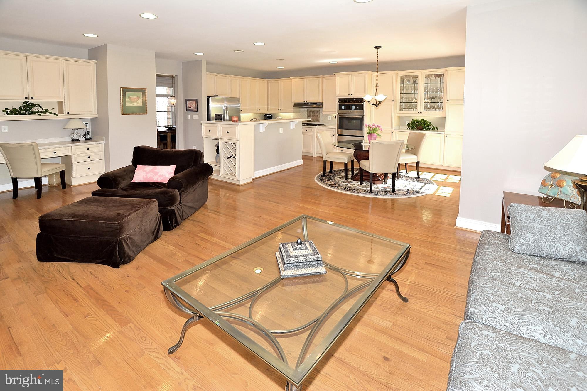 12192 Chancery Station Circle Reston, VA 20190 - Photo 22 of 39 FAMILY ROOM