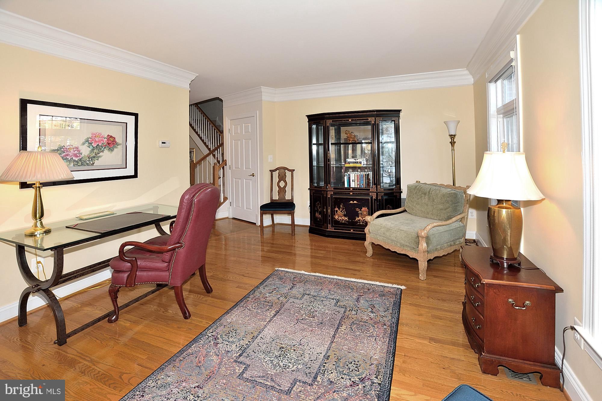 12192 Chancery Station Circle Reston, VA 20190 - Photo 6 of 39 LIVING ROOM