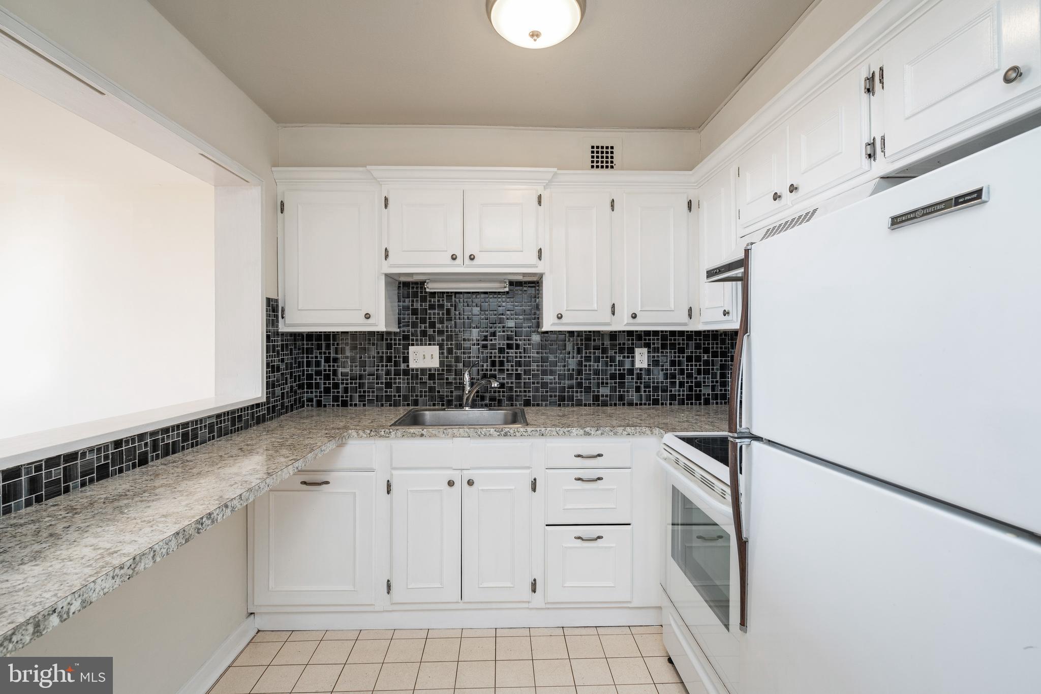 224-30 West Rittenhouse Square, Unit 809 Philadelphia, PA 19103 - Photo 6 of 24