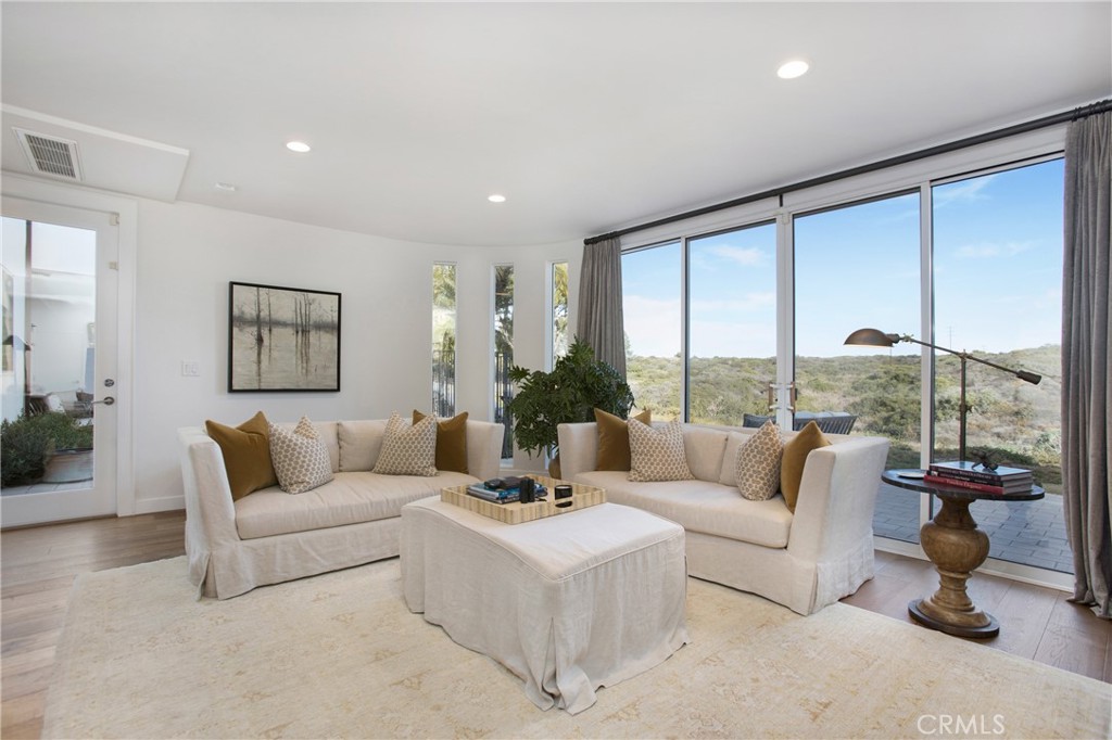 791 Barracuda Way Laguna Beach, CA 92651 - Photo 13 of 49