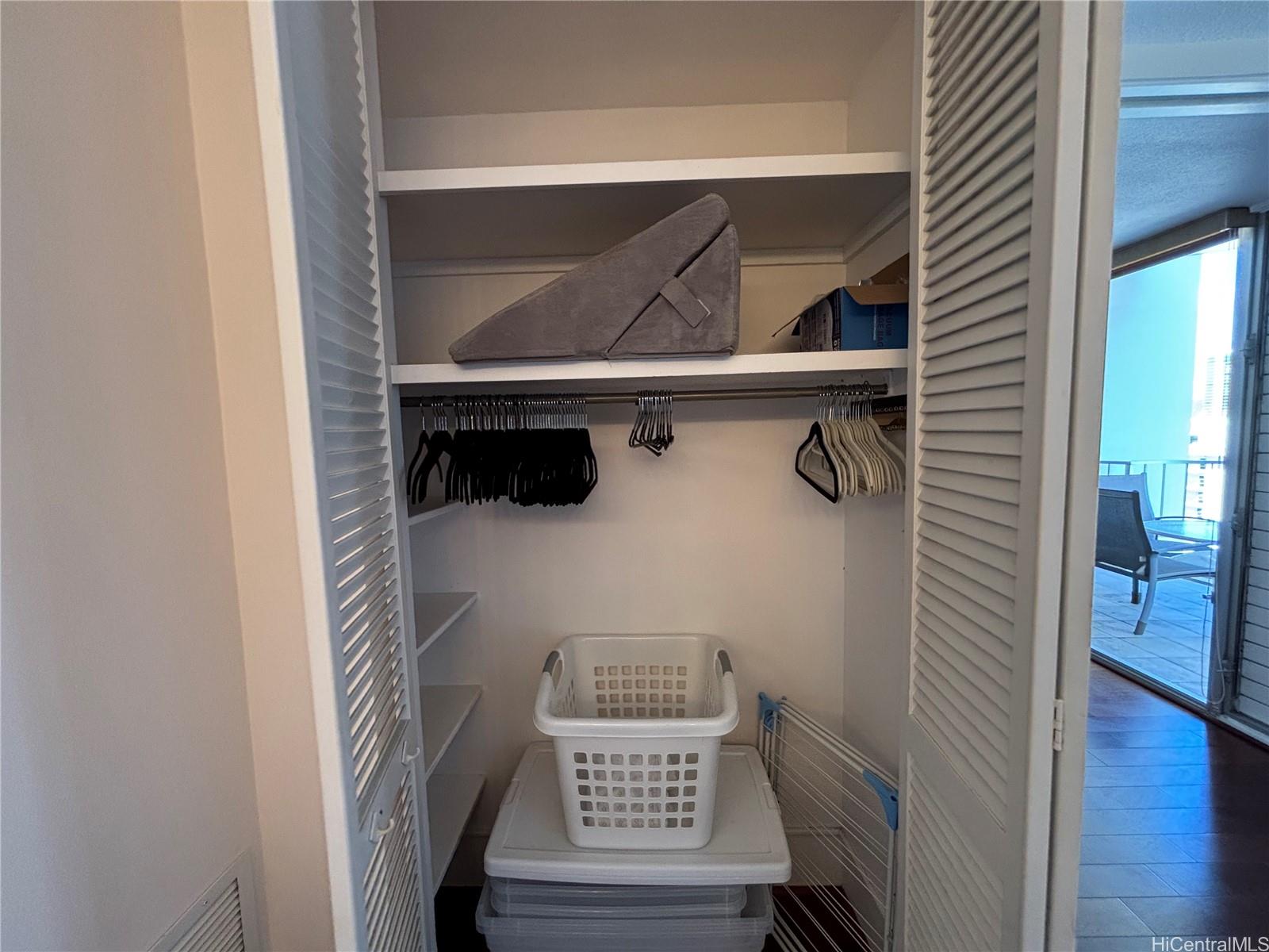 469 Ena Road, Unit 2104 Honolulu, HI 96815 - Photo 14 of 24