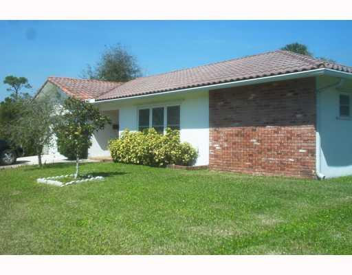 1529 Southwest 8th Street Boca Raton, FL 33486 - Photo 3 of 13 Exterior Front
