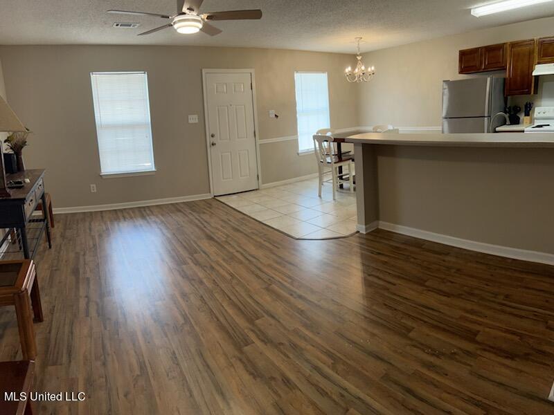 5080 Gautier Vancleave Road, Unit E4 Gautier, MS 39553 - Photo 6 of 12 IMG_9256