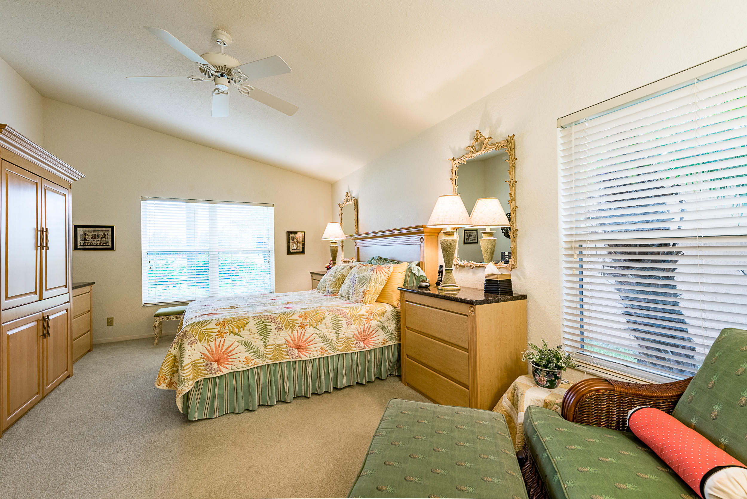 6525 Sun River Road Boynton Beach, FL 33437 - Photo 15 of 30 Master bedroom w/sitting area